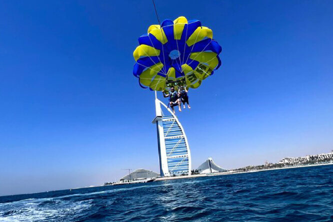 Parasailing in Dubai