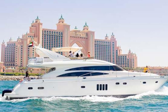 Shared Yacht Tour in Dubai